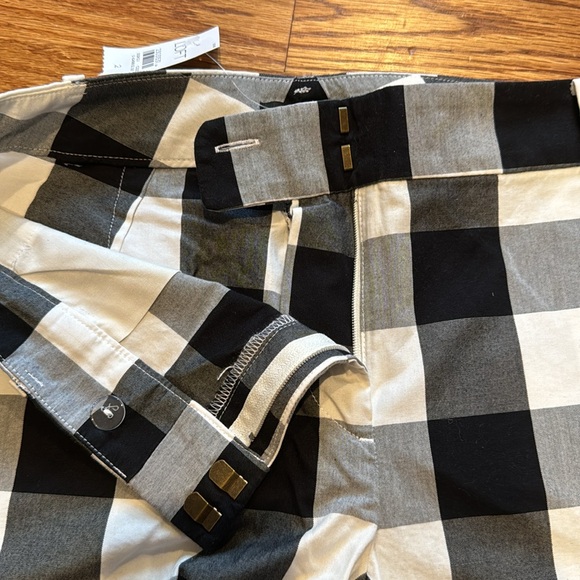 NWT Loft Checker short - Picture 3 of 5